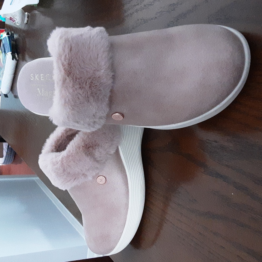 Martha Stewart Skechers slip on shoes or slippers - Picture 1 of 4